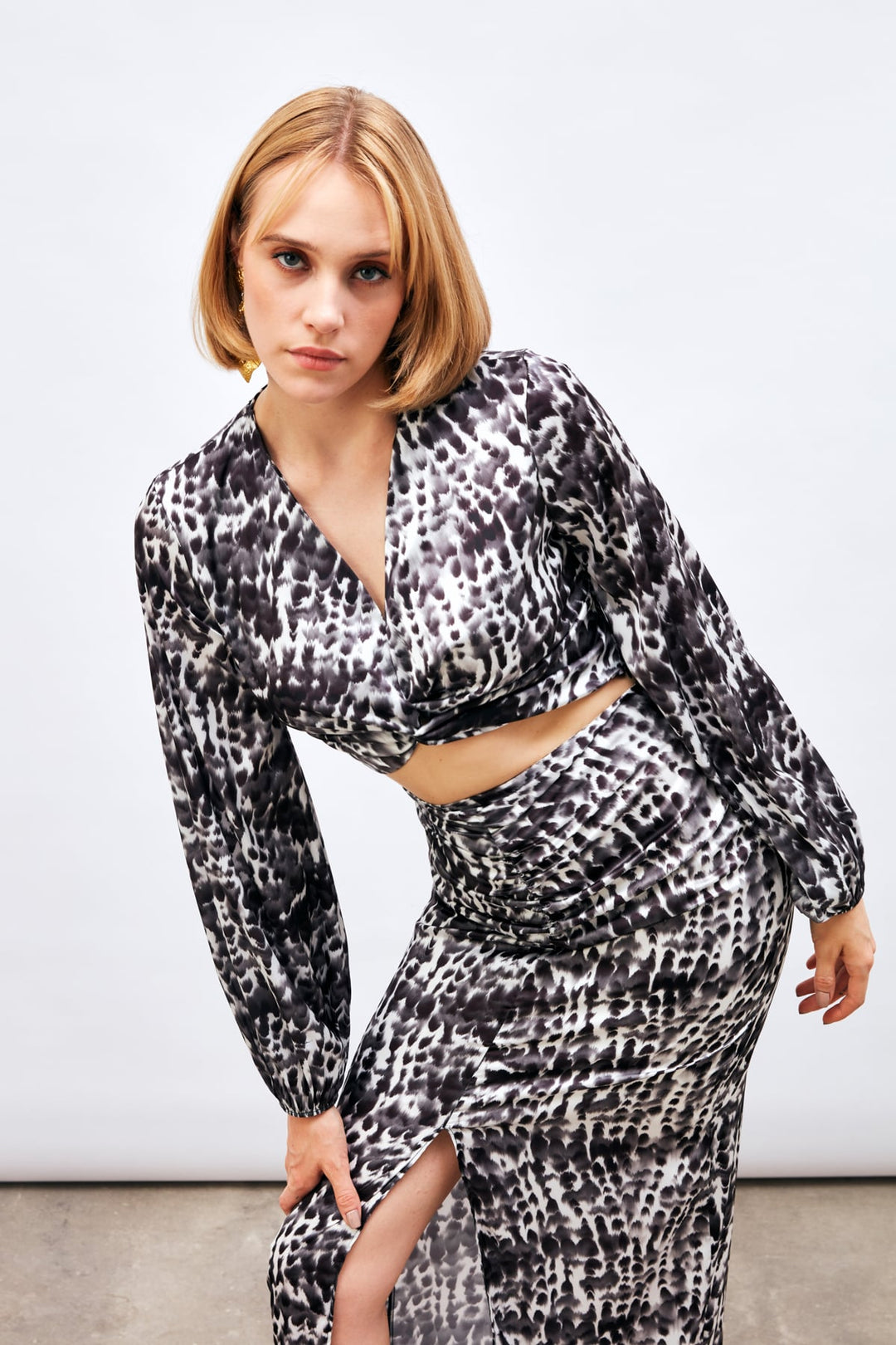 Sateen Blouse à Détails de Nœud à Motifs - Noir