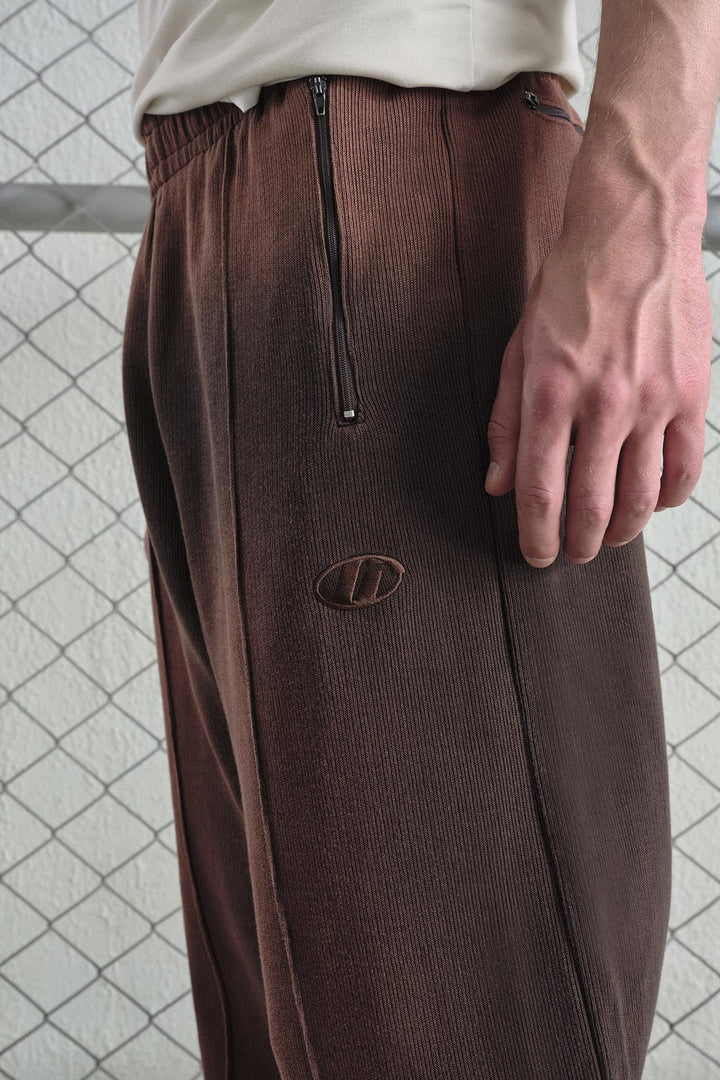 Giesto Pantalon marron avec détails logo effet - Marron