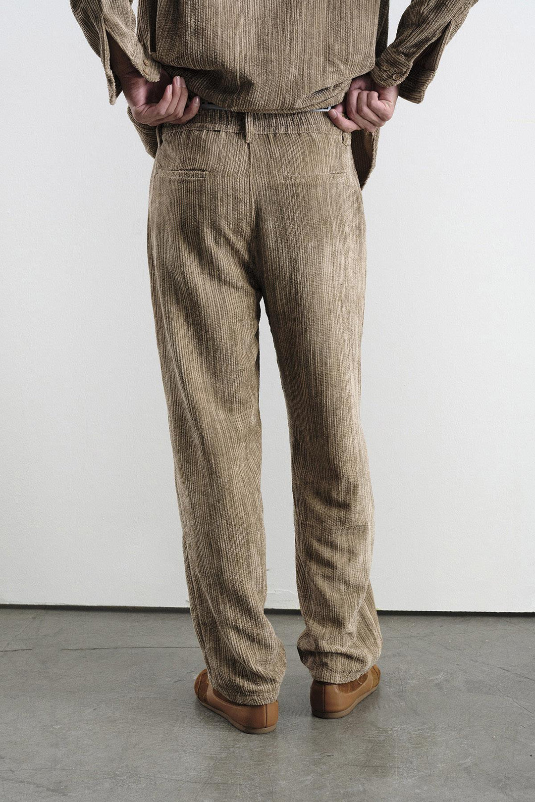 Giesto Pantalon marron en velours plissé effet - Marron