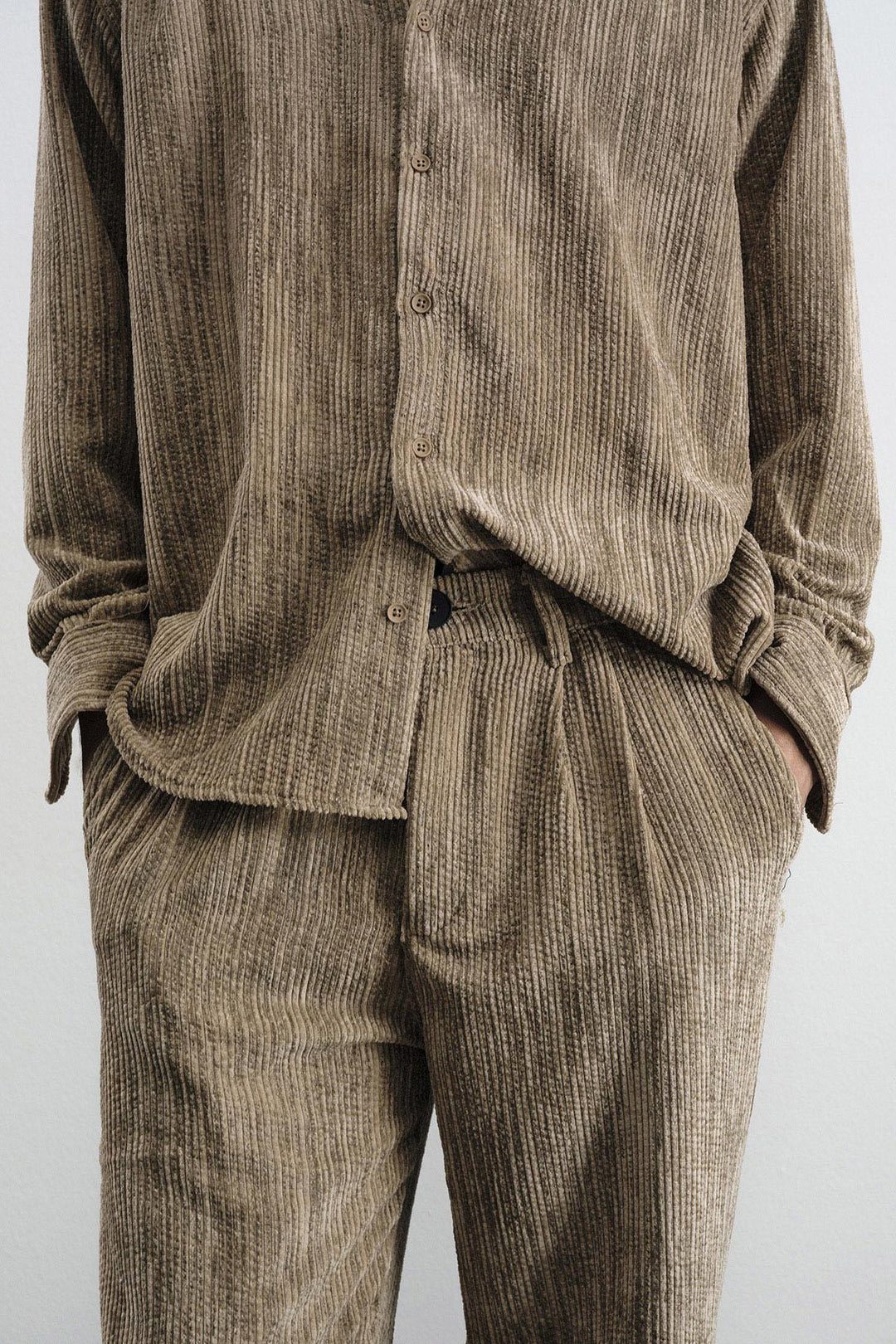 Giesto Pantalon marron en velours plissé effet - Marron