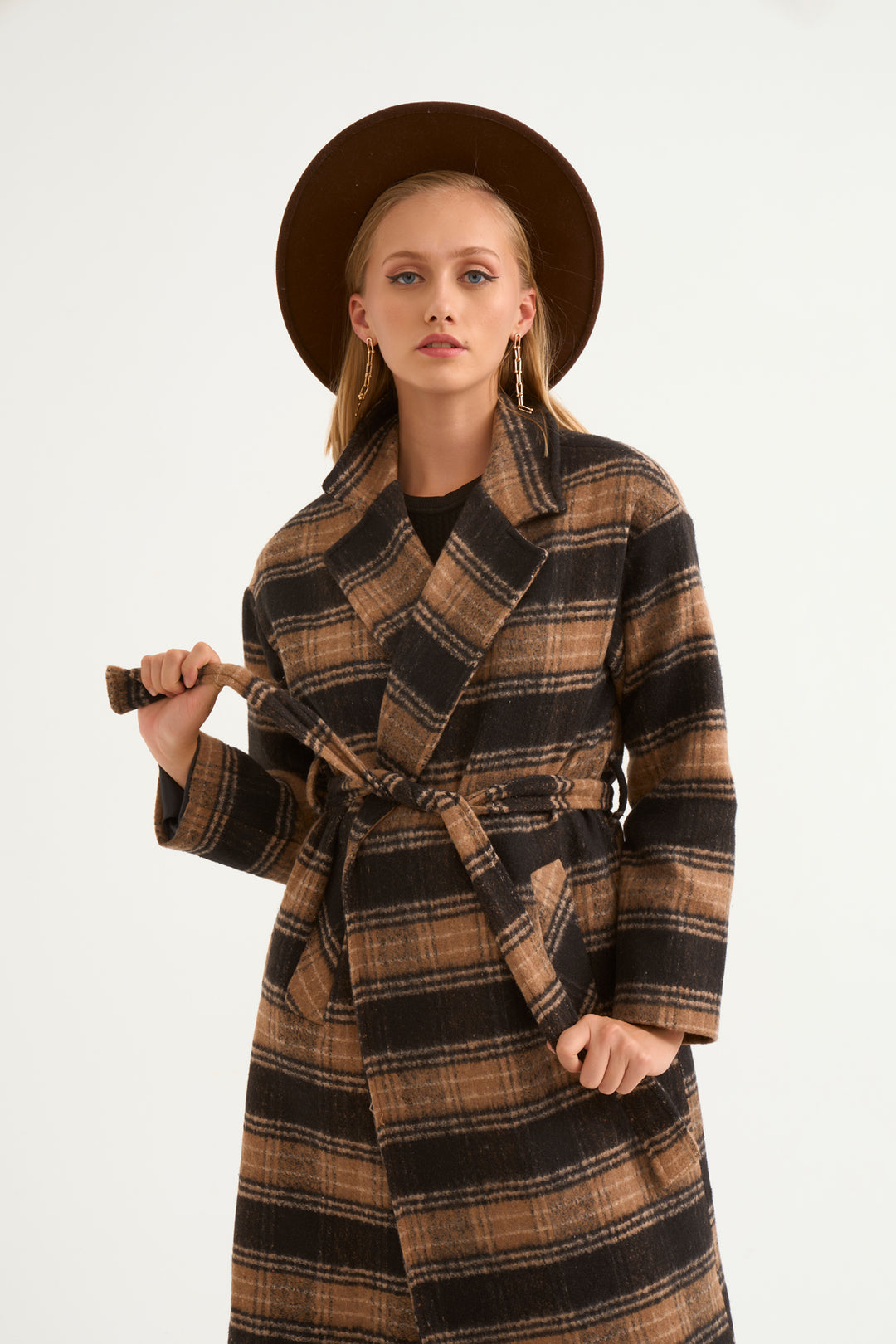 Sateen Manteau ceinturé à motif écossais - Noir / Camel