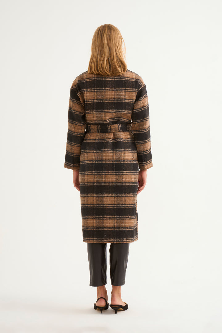 Sateen Manteau ceinturé à motif écossais - Noir / Camel