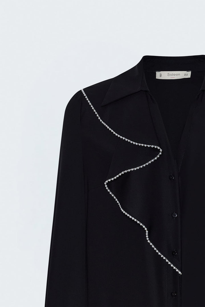 Sateen Chemise avec Détails Volants et Accessoires - Noir