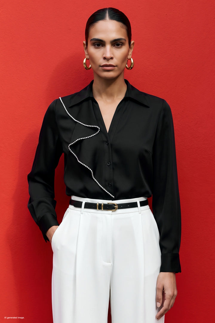 Sateen Chemise avec Détails Volants et Accessoires - Noir
