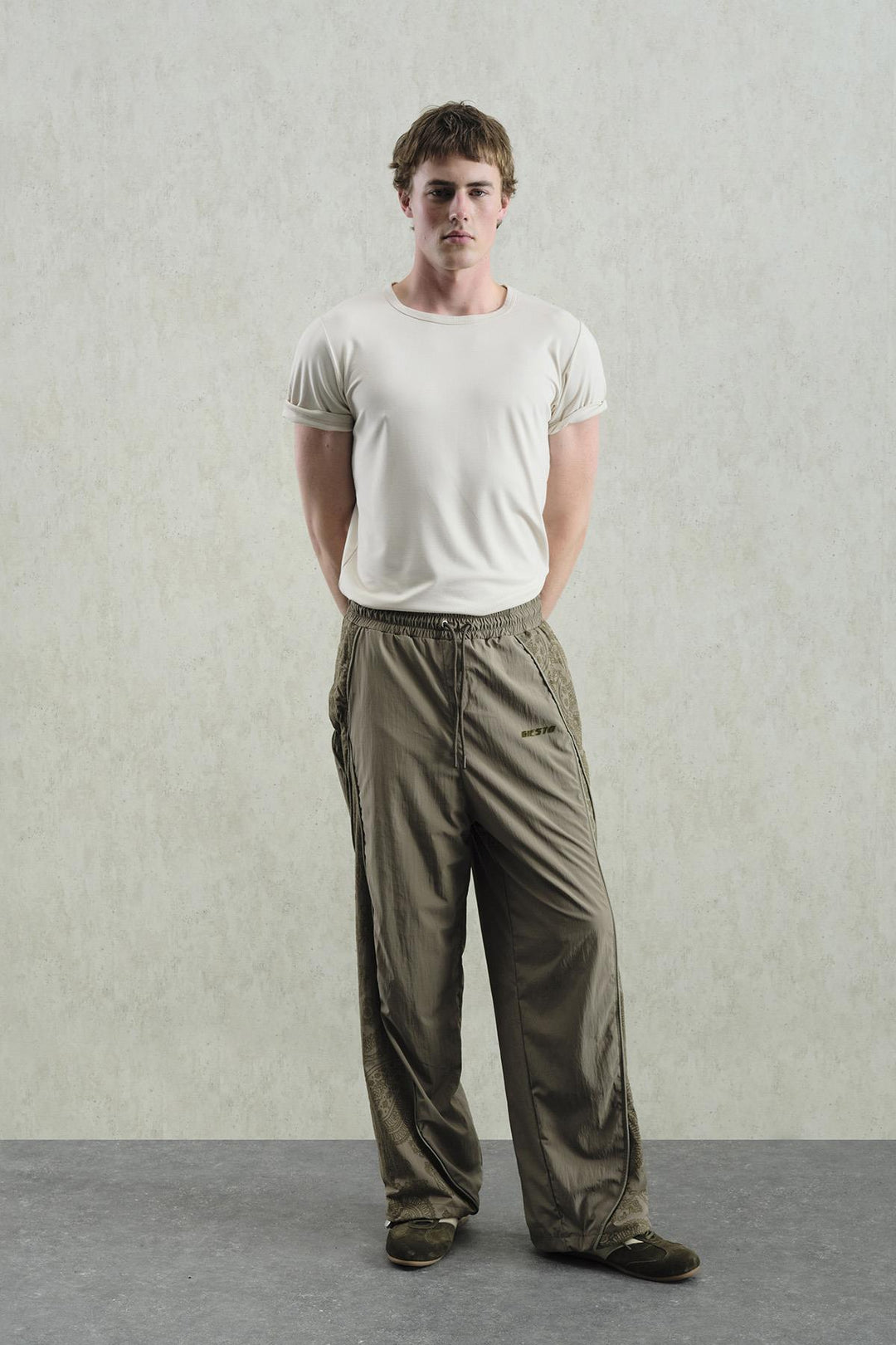Giesto Pantalon kaki jogger à motif velours - Kaki