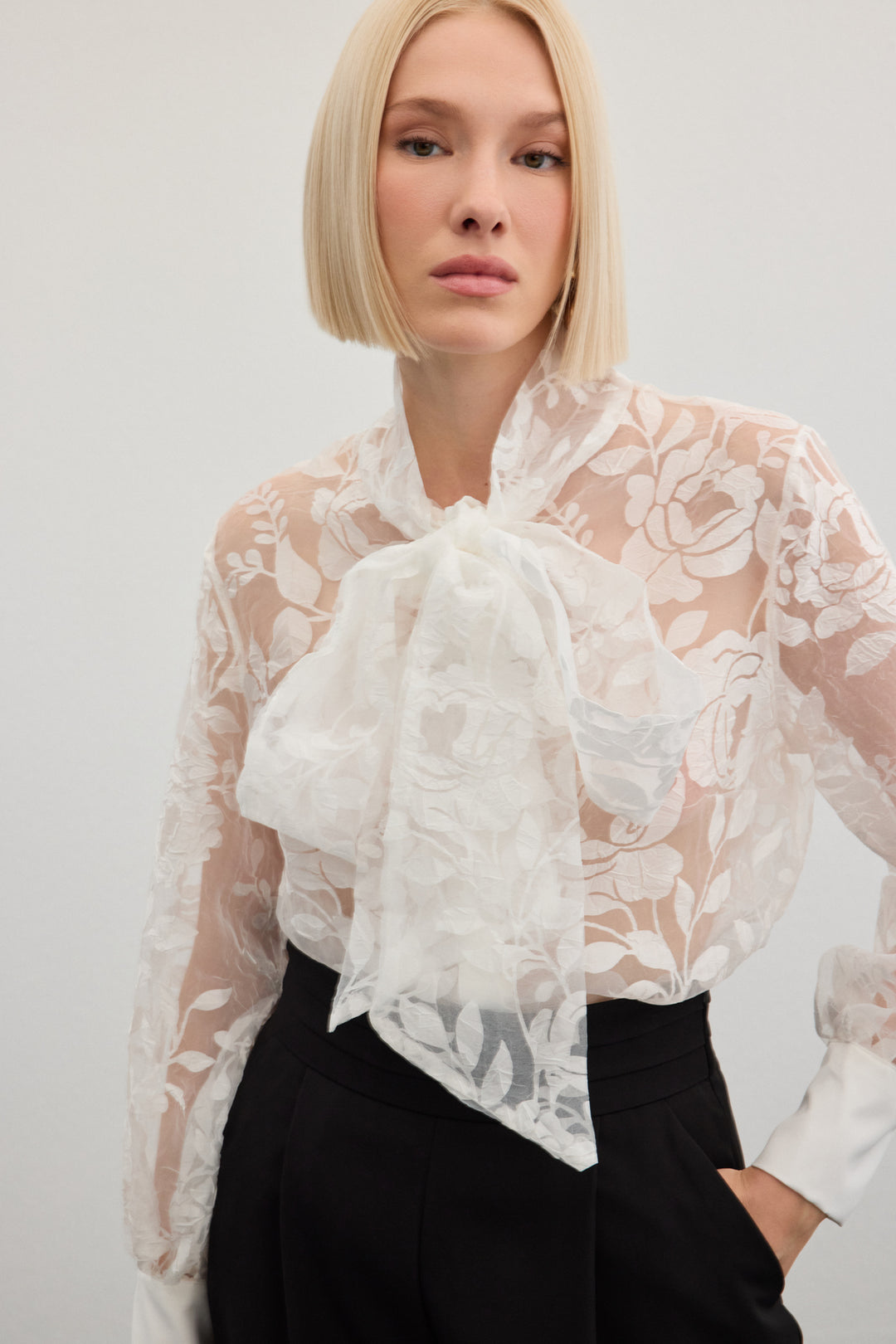Sateen Chemise à motifs floraux avec foulard - Écru