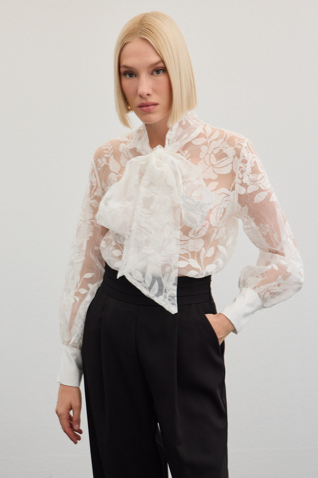 Sateen Chemise à motifs floraux avec foulard - Écru