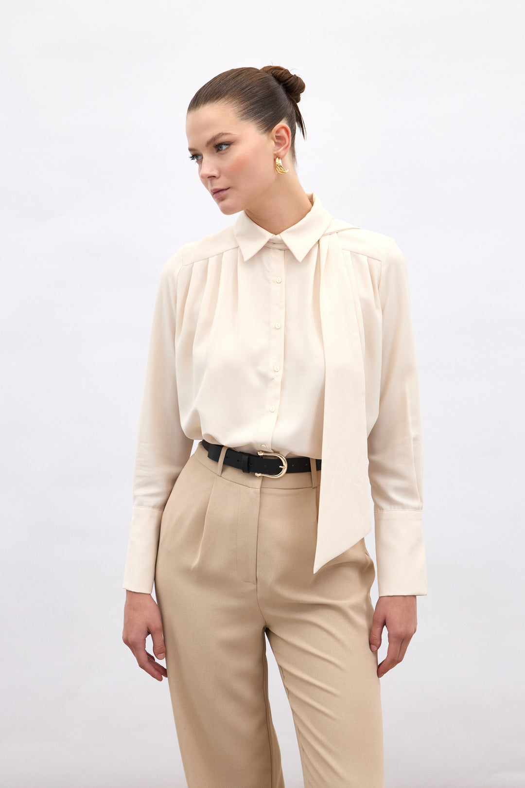 Sateen Chemise avec Foulard - Beige