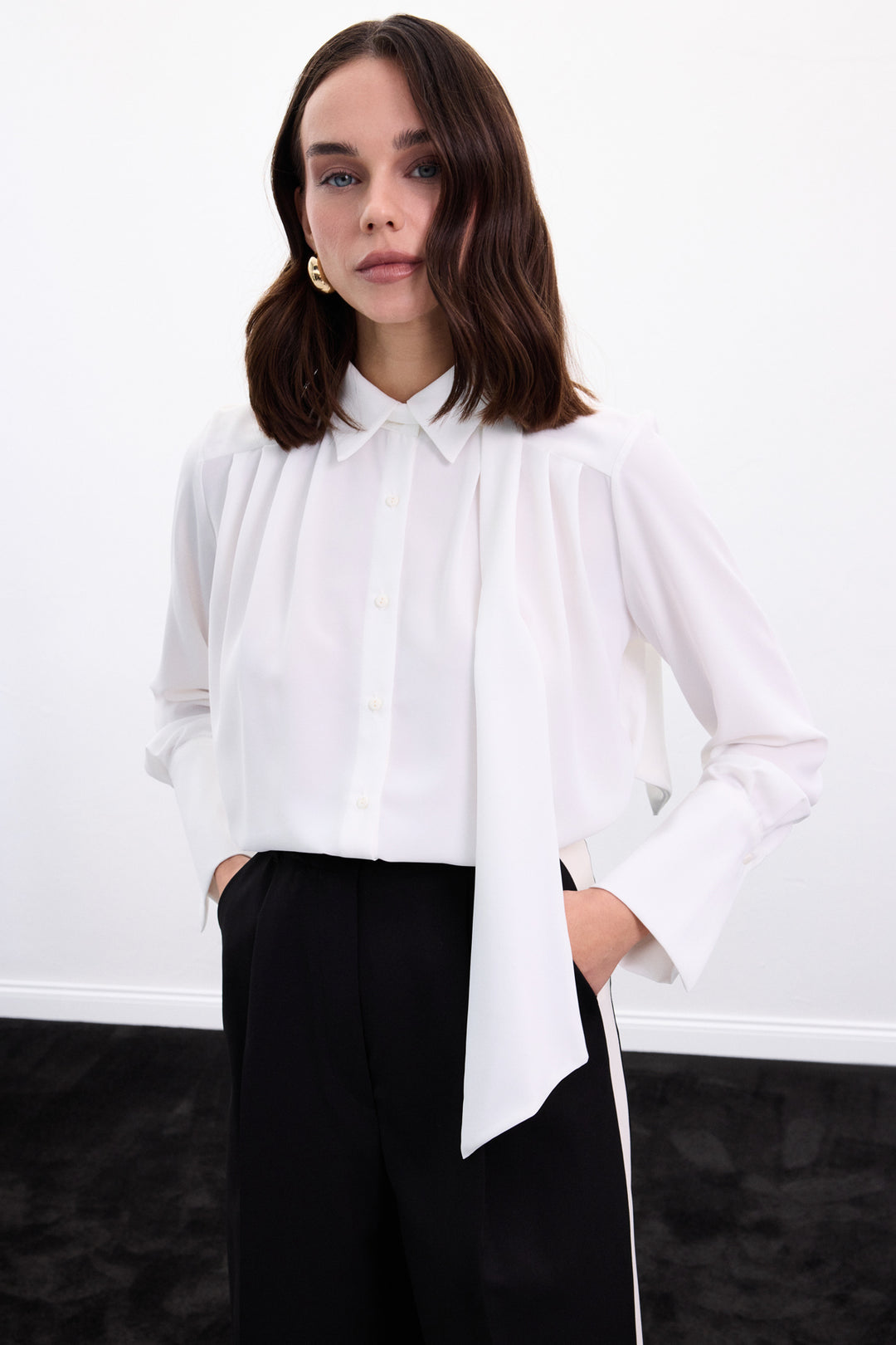 Sateen Chemise avec Foulard - Écru