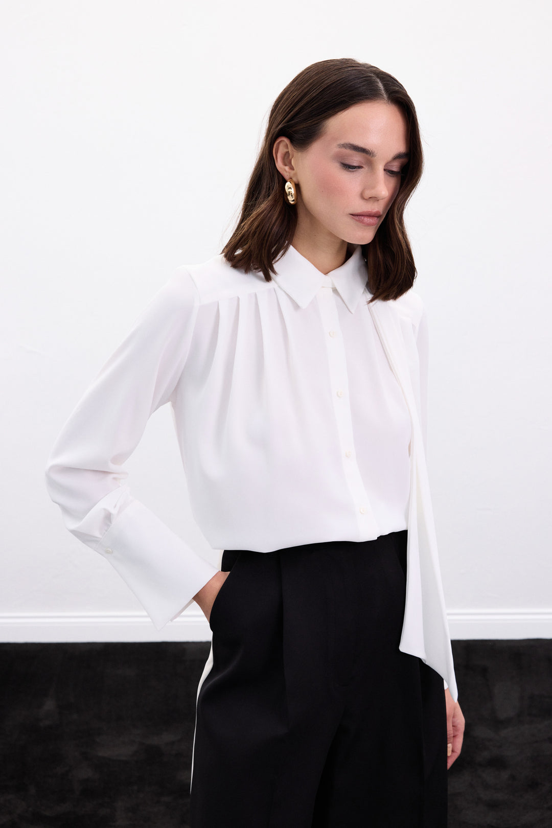 Sateen Chemise avec Foulard - Écru