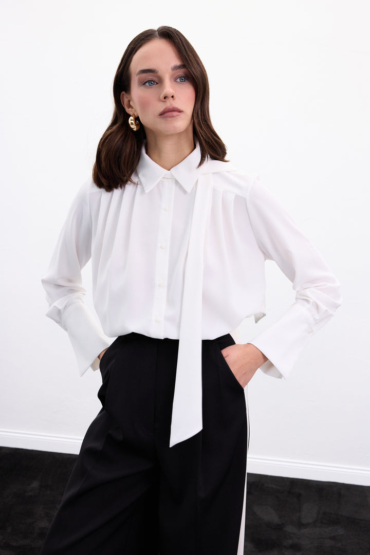 Sateen Chemise avec Foulard - Écru