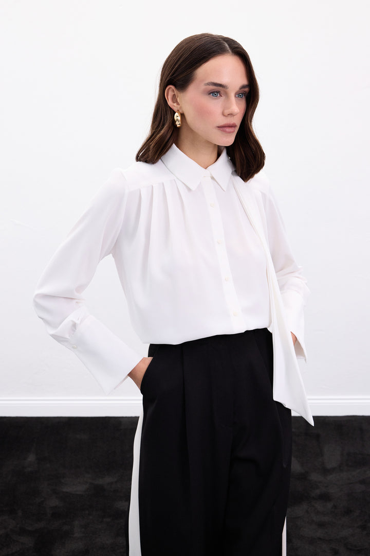 Sateen Chemise avec Foulard - Écru
