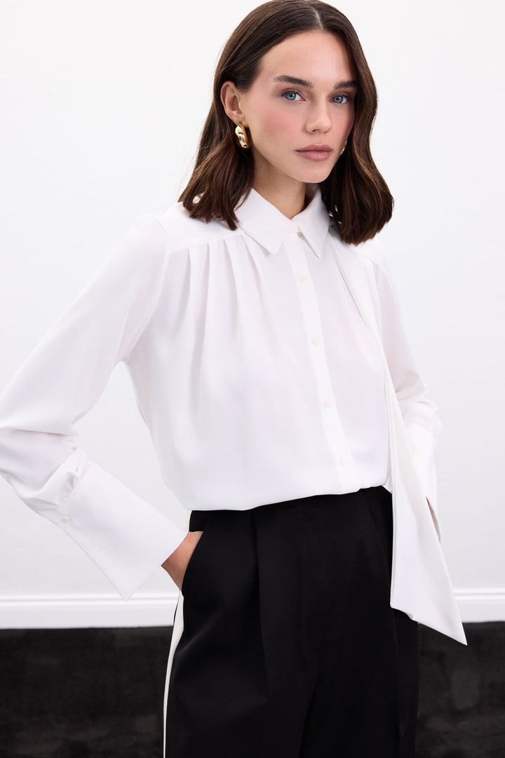 Sateen Chemise avec Foulard - Écru