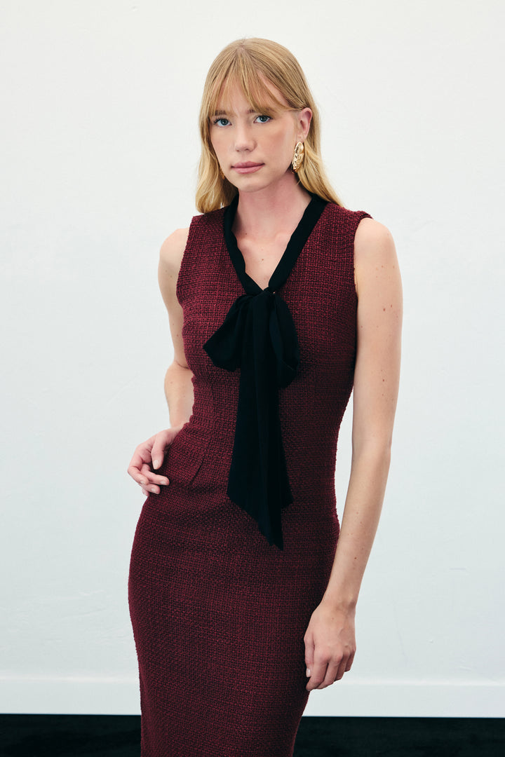 Sateen Robe sans manches en tweed avec foulard - Bordeaux