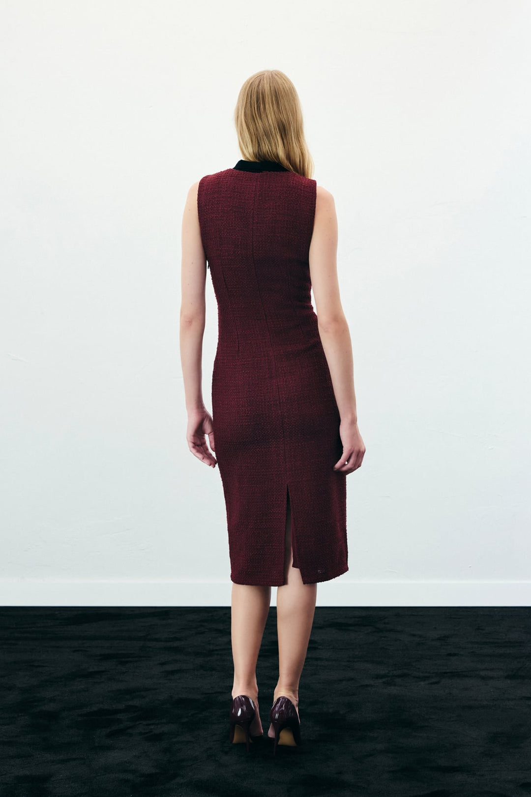 Sateen Robe sans manches en tweed avec foulard - Bordeaux
