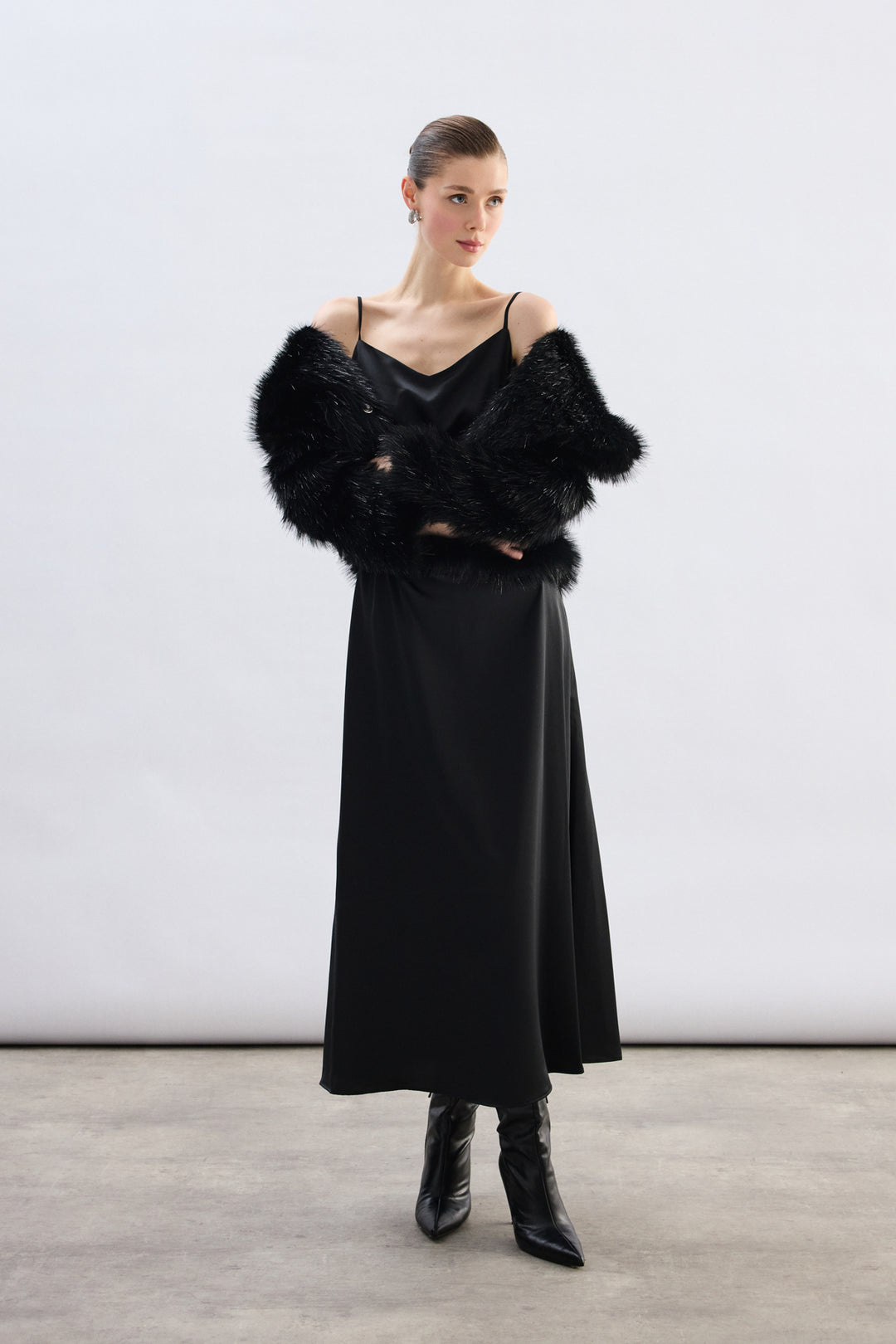 Sateen Manteau en fourrure pailleté à col large - Noir