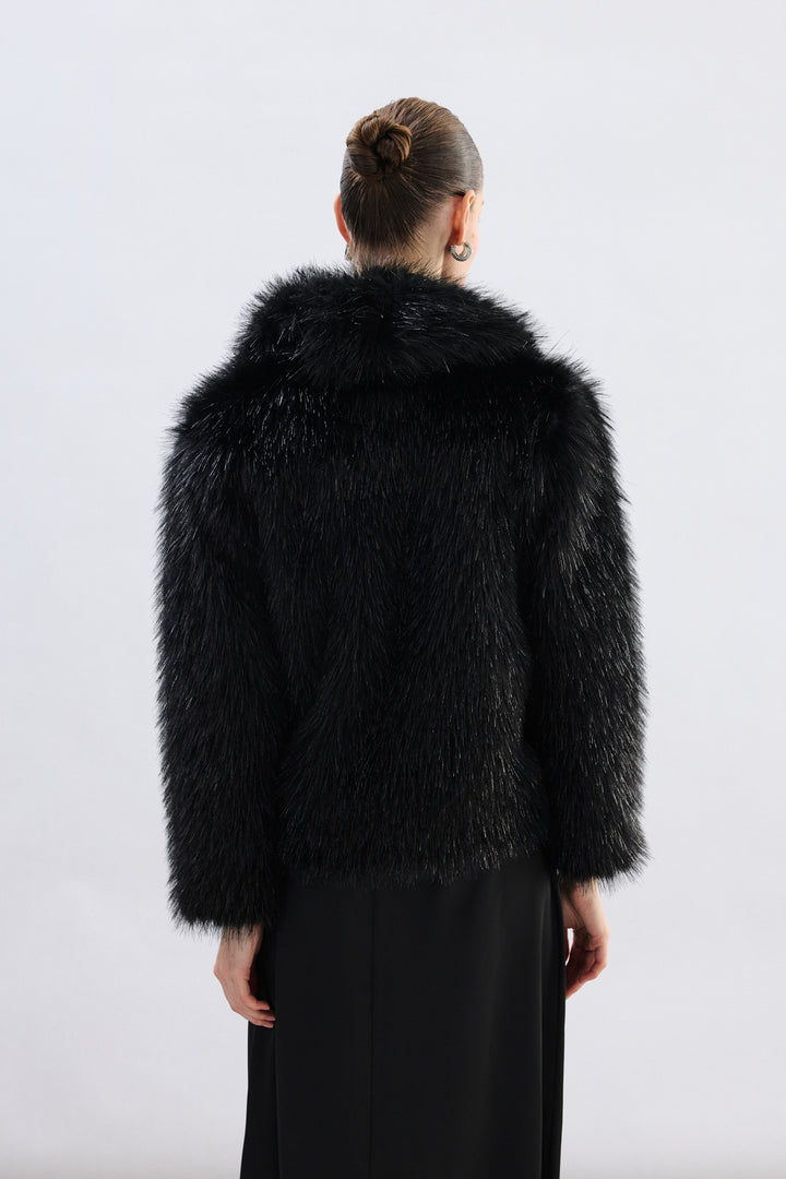 Sateen Manteau en fourrure pailleté à col large - Noir