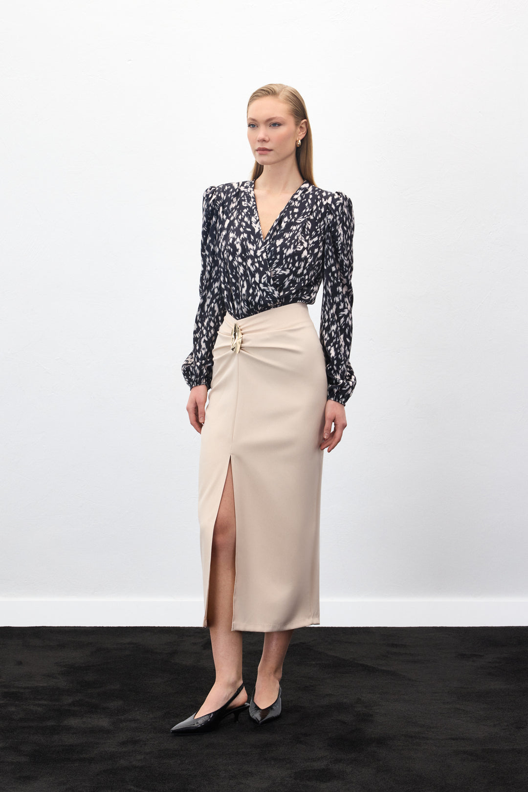 Sateen Gold Jupe avec Accessoire Latéral - Beige