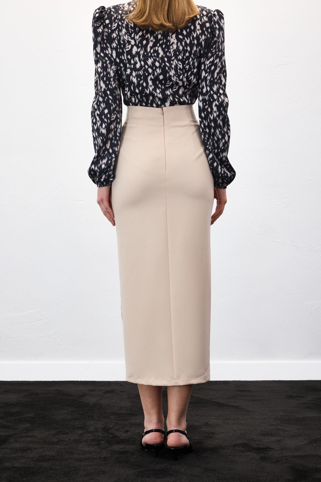 Sateen Gold Jupe avec Accessoire Latéral - Beige