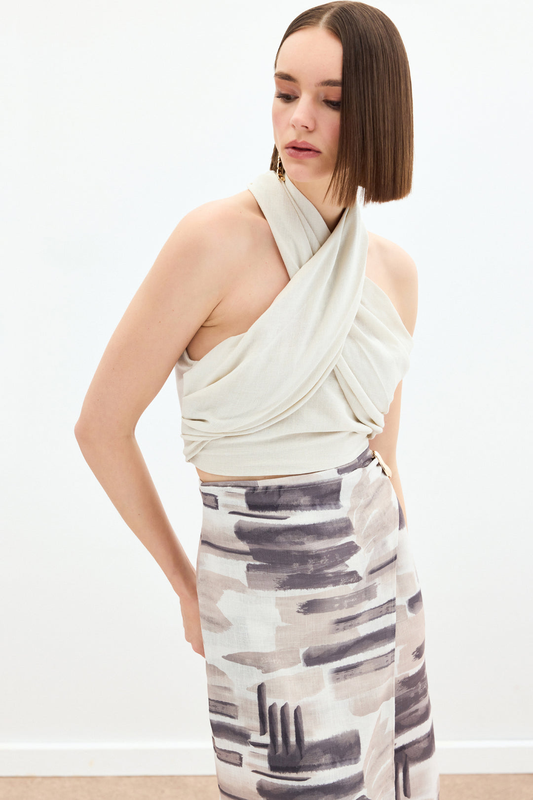 Sateen Top court en lin à col halter - Beige