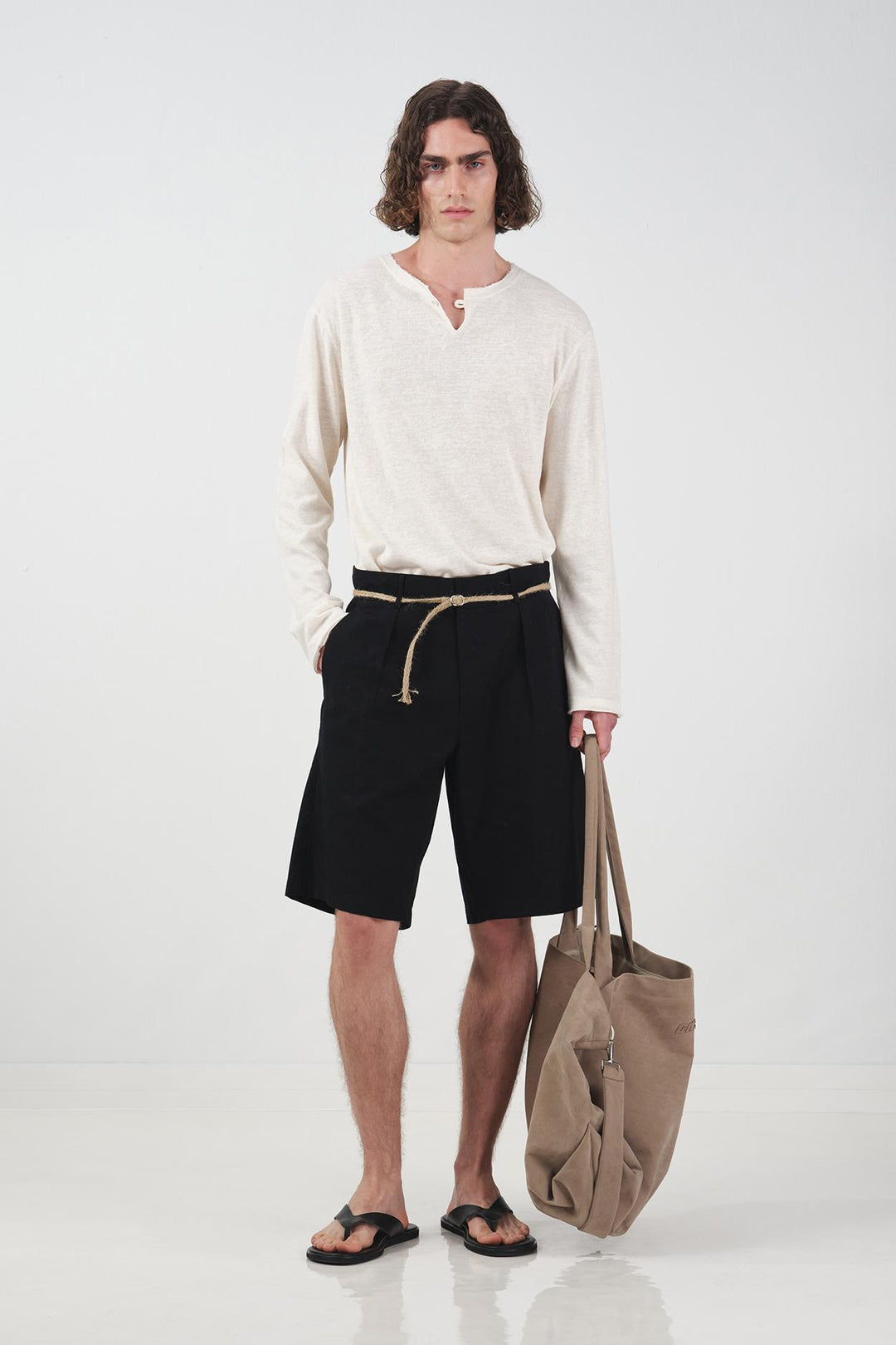 Giesto Short en lin noir plissé avec ceinture en osier - Noir