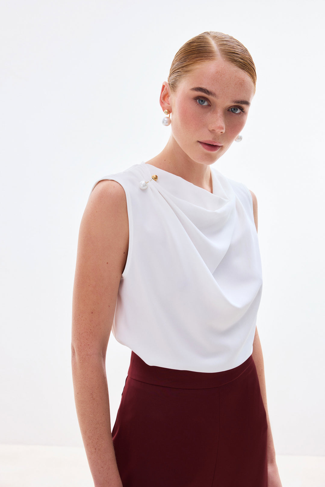 Sateen Blouse Degaje Avec Broche Perle - Écru