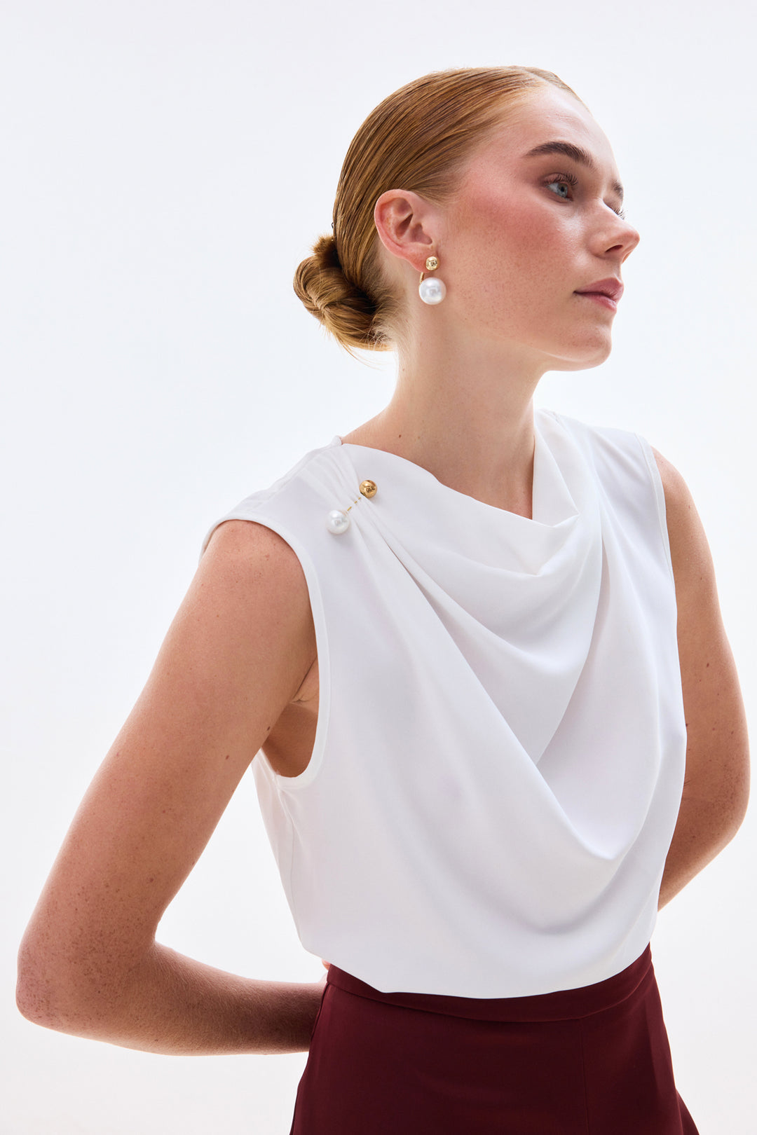 Sateen Blouse Degaje Avec Broche Perle - Écru