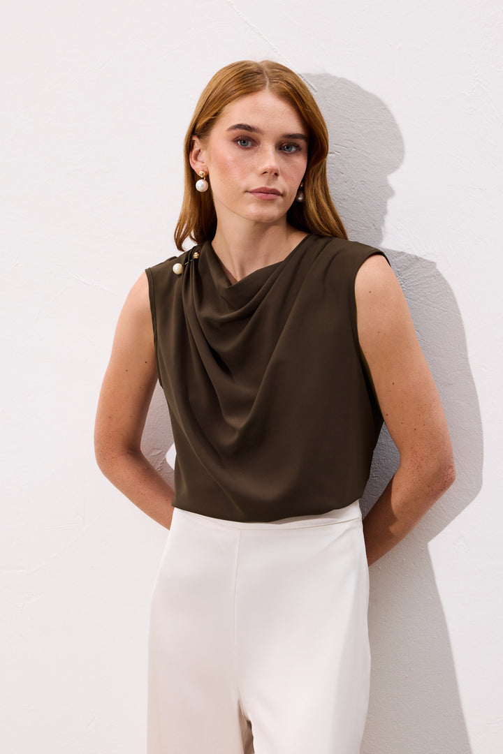 Sateen Blouse Degaje Avec Broche Perle - Marron