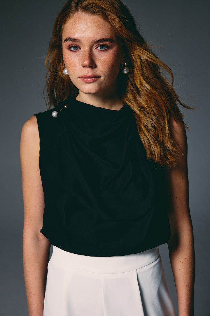 Sateen Blouse Degaje Avec Broche Perle - Noir