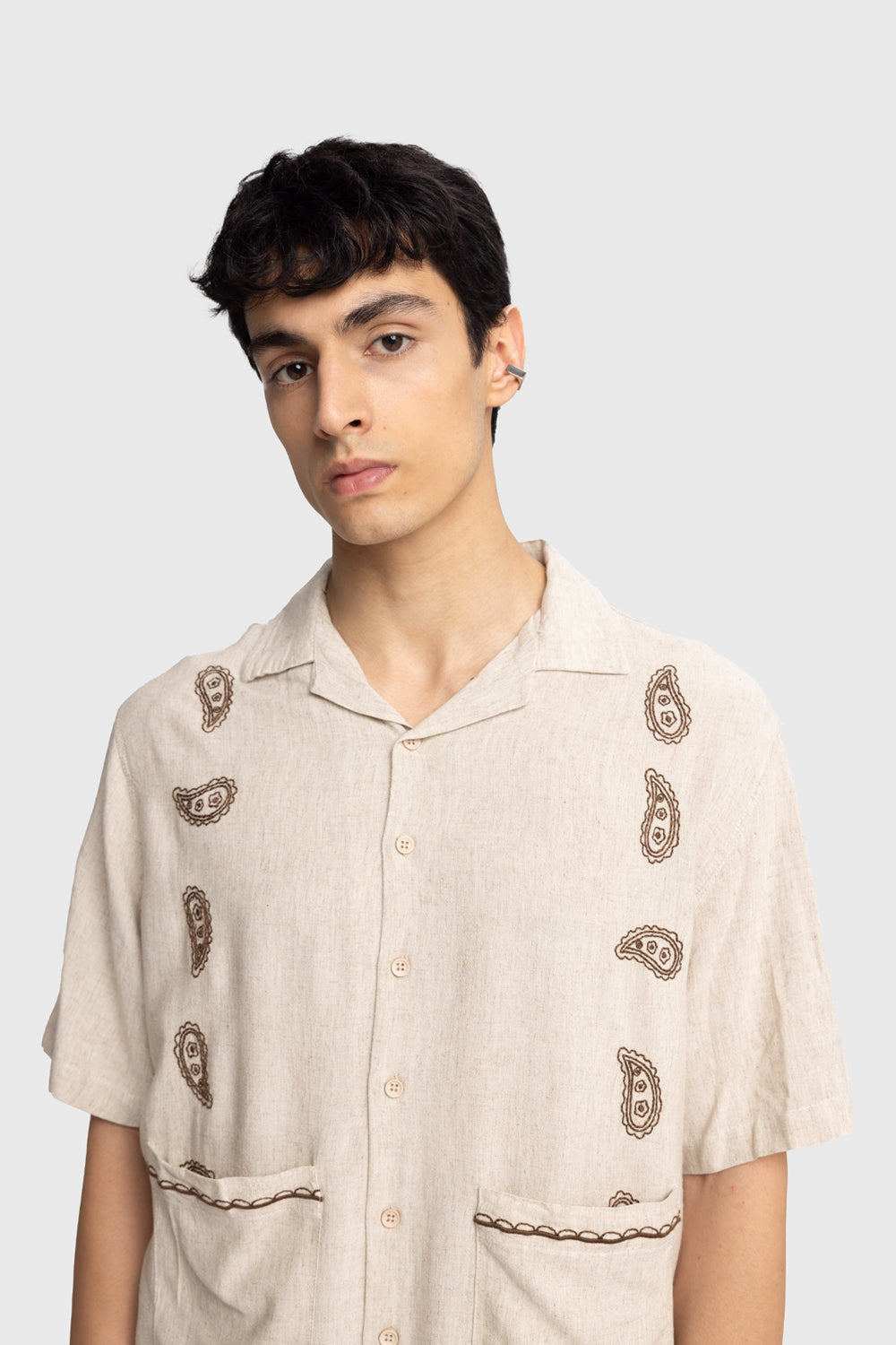 Giesto Chemise à manches courtes avec détails brodés - Beige