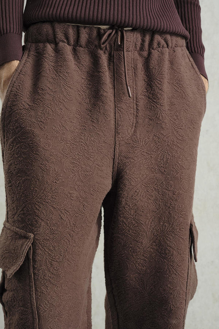 Giesto Pantalon cargo marron à motif jacquard - Marron