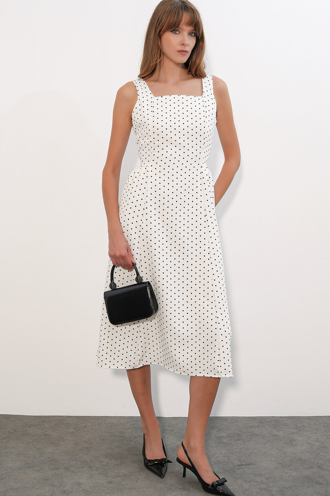 Bigdart Robe midi femme à pois avec bretelles 2607 - Blanc