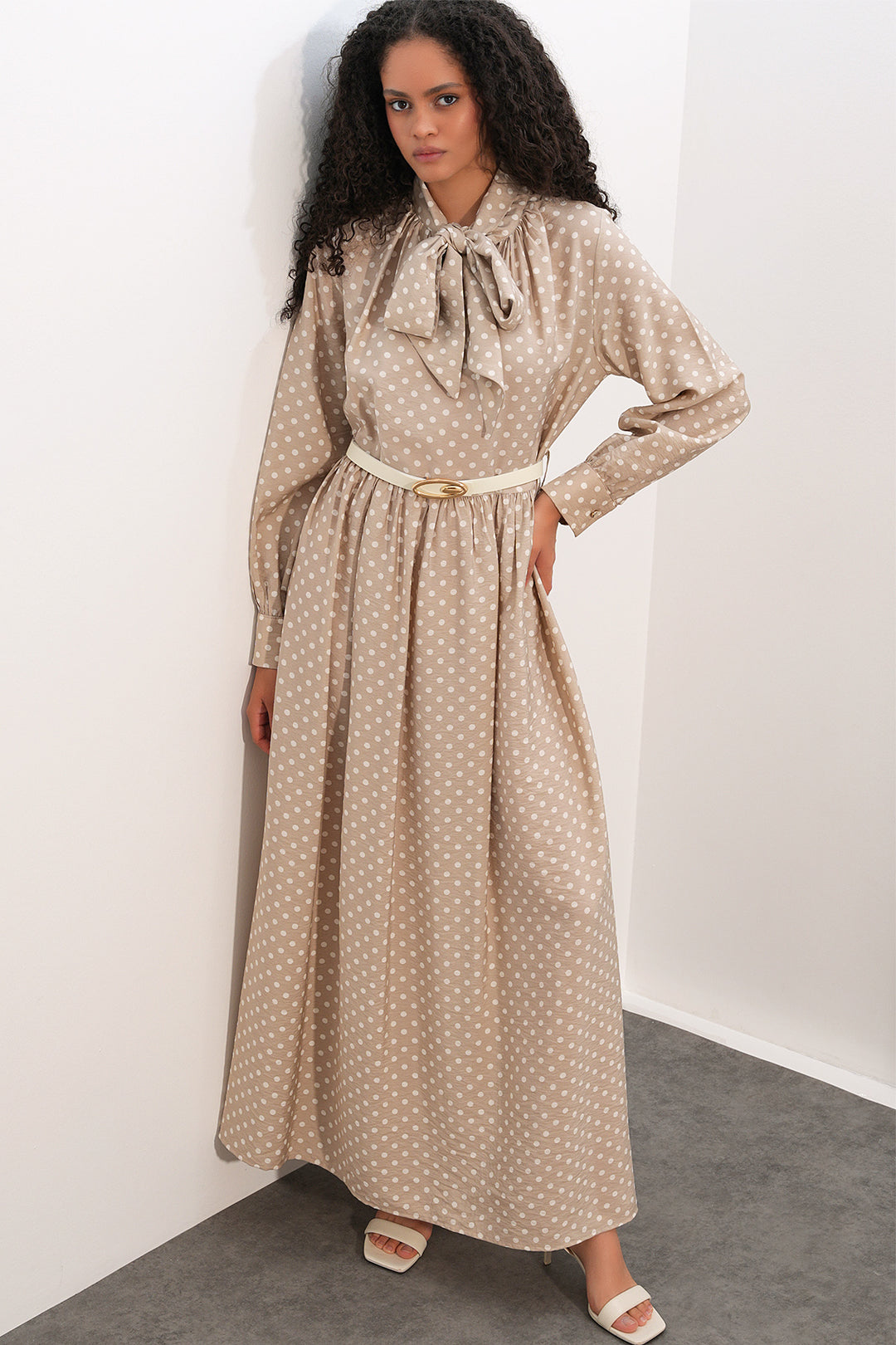 Bigdart Robe de hijab à pois avec ceinture 2613 - Beige