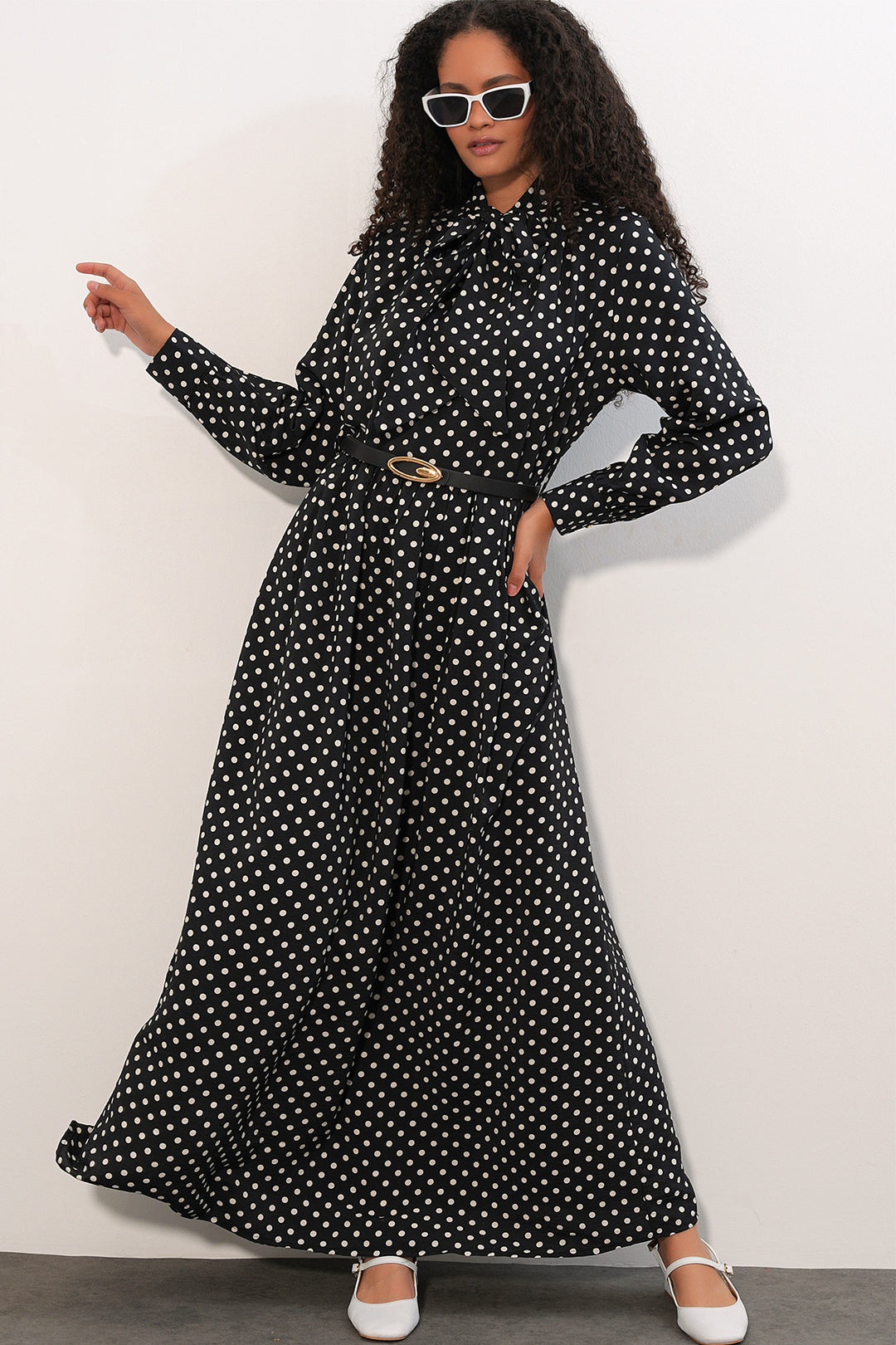 Bigdart Robe de hijab à pois avec ceinture 2613 - Noir