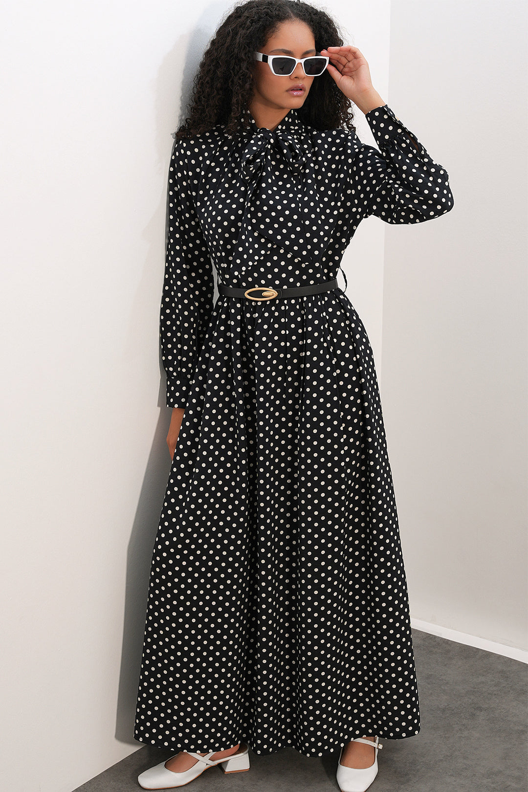 Bigdart Robe de hijab à pois avec ceinture 2613 - Noir
