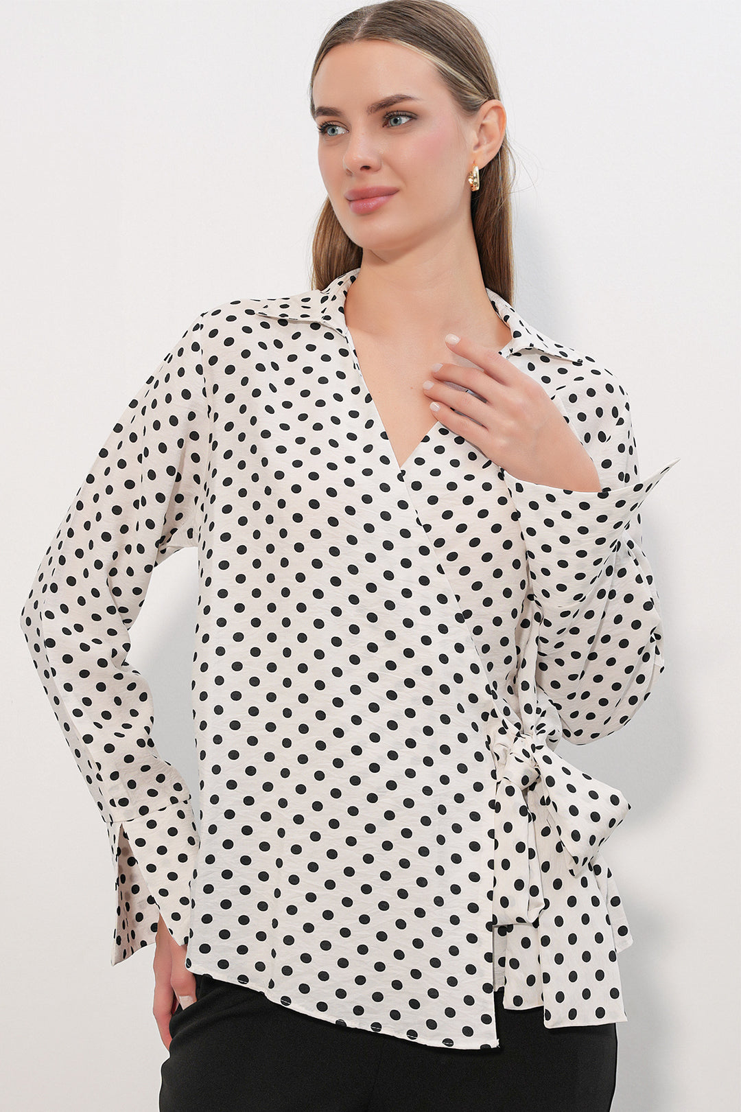 Bigdart Blouse à pois croisée pour femme 40036 - b.Blanc