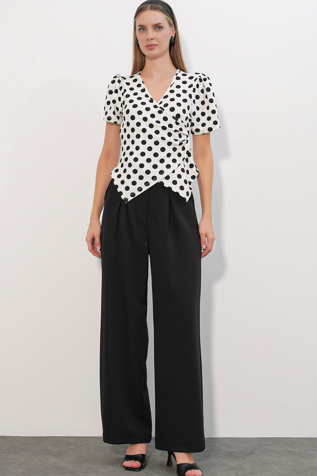 Bigdart Blouse à pois croisée à col pour femme 40027 - Blanc