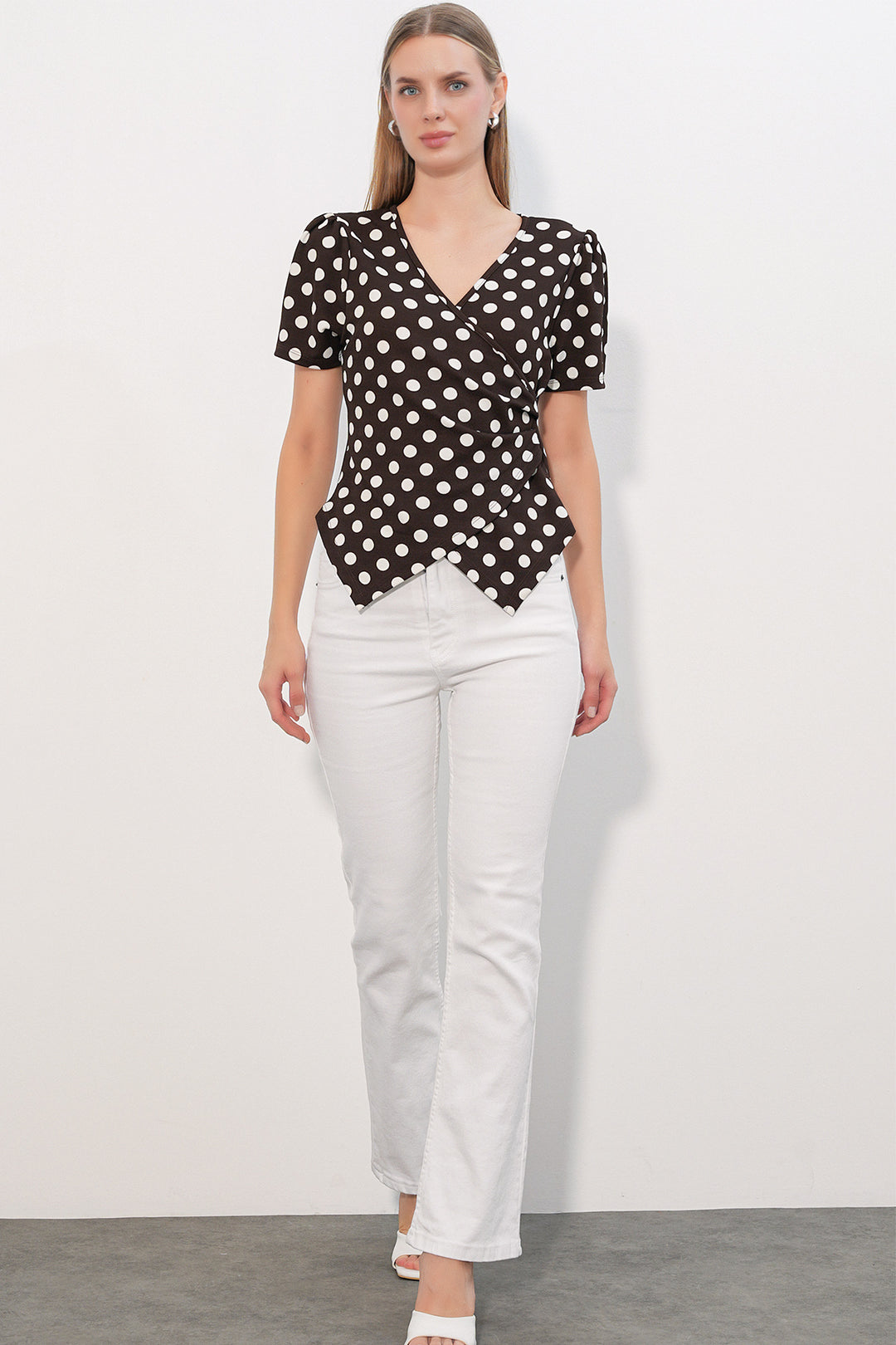 Bigdart Blouse à pois croisée à col pour femme 40027 - Marron