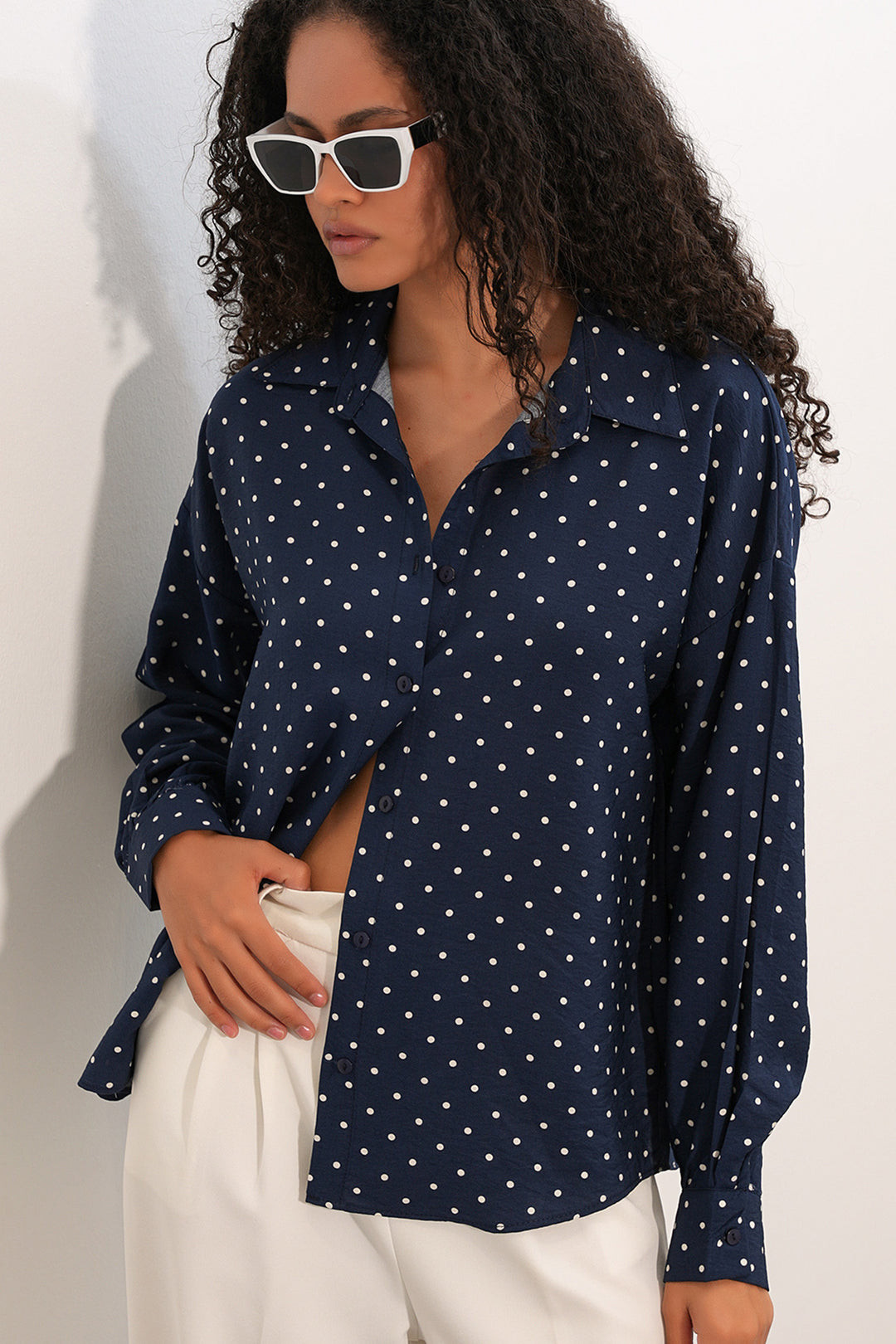 Bigdart Chemise oversize à pois pour femmes 20392 - Bleu marine