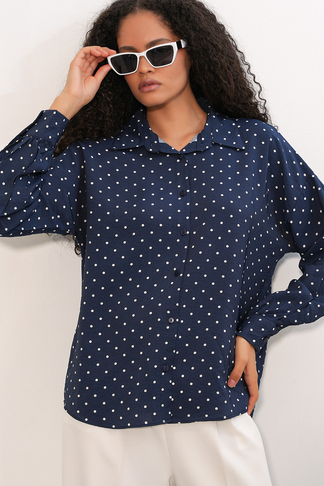 Bigdart Chemise oversize à pois pour femmes 20392 - Bleu marine