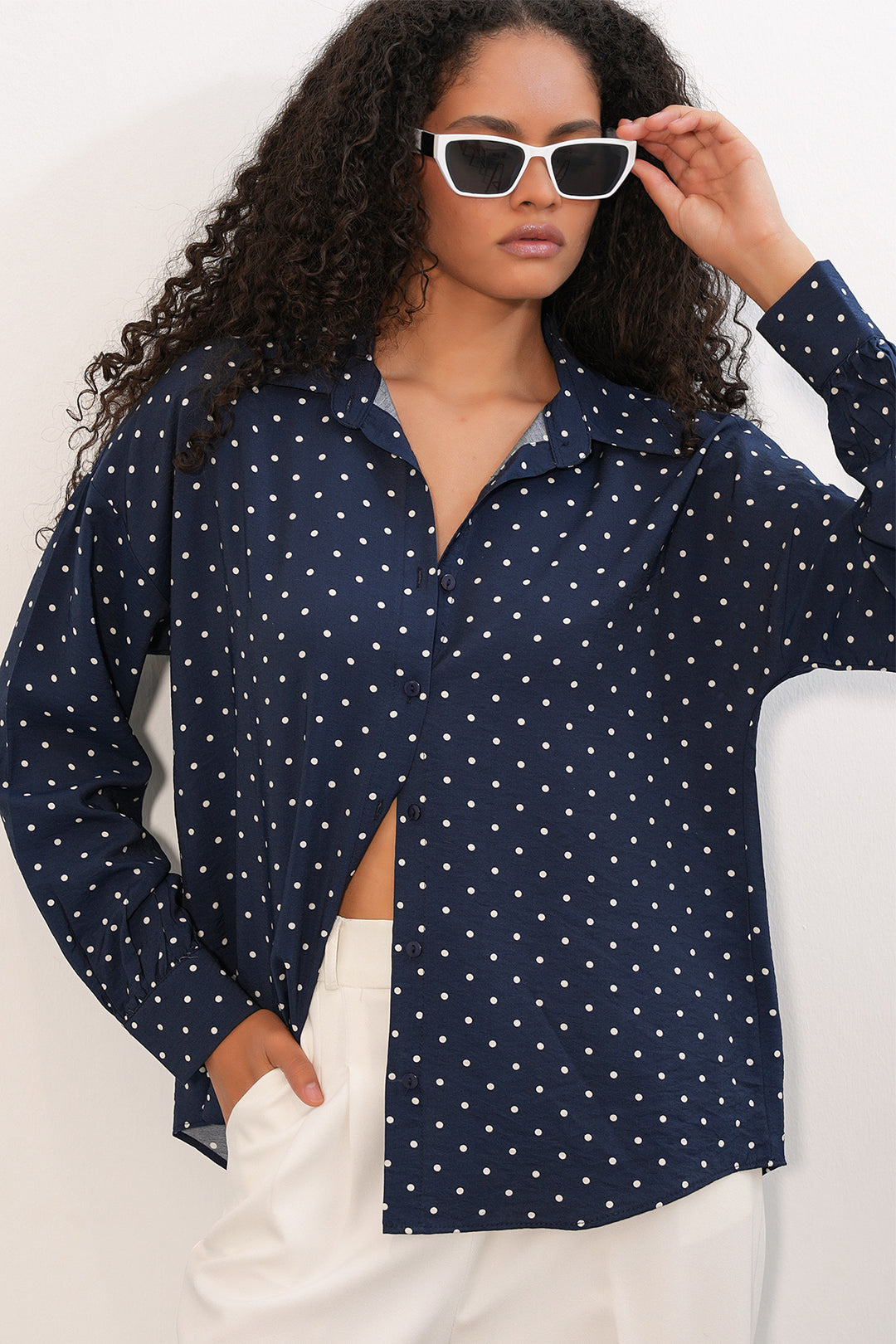 Bigdart Chemise oversize à pois pour femmes 20392 - Bleu marine