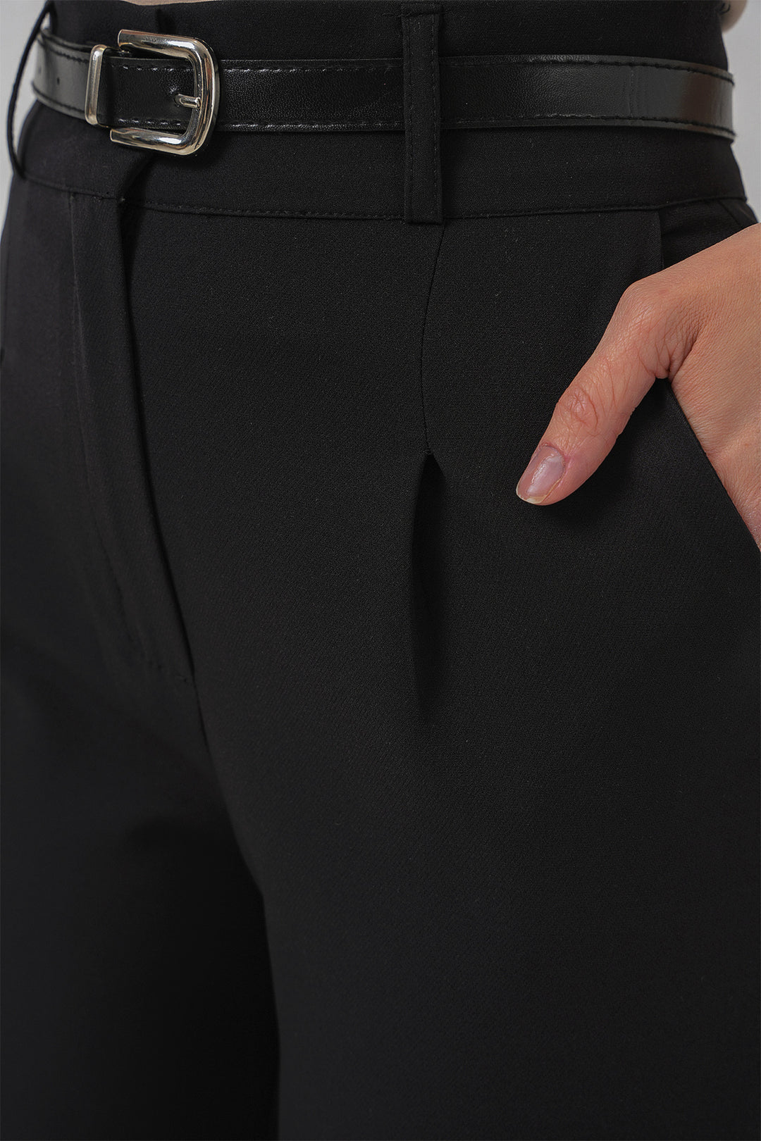 Bigdart Pantalon en tissu plissé avec ceinture femme 6725 - Noir