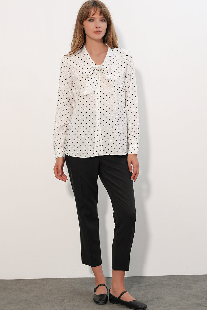 Bigdart Blouse à Pois avec Col Foulard 40007 - Écru