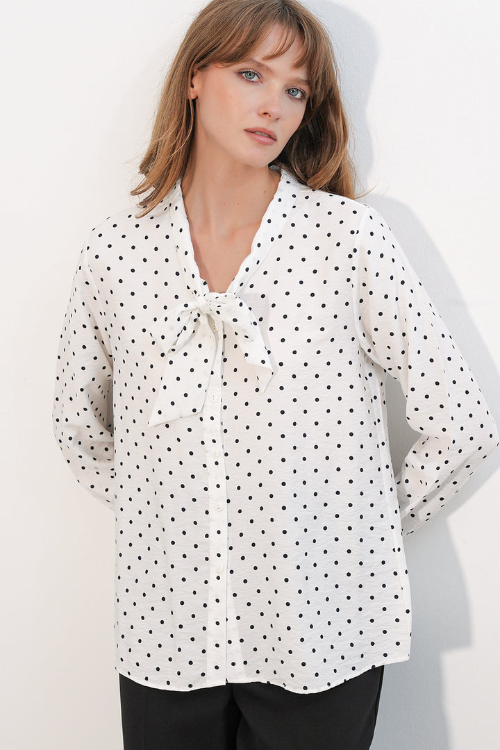 Bigdart Blouse à Pois avec Col Foulard 40007 - Écru