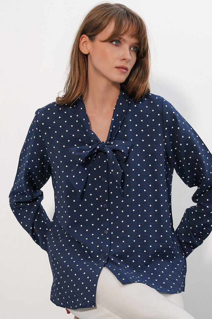 Bigdart Blouse à Pois avec Col Foulard 40007 - Bleu marine