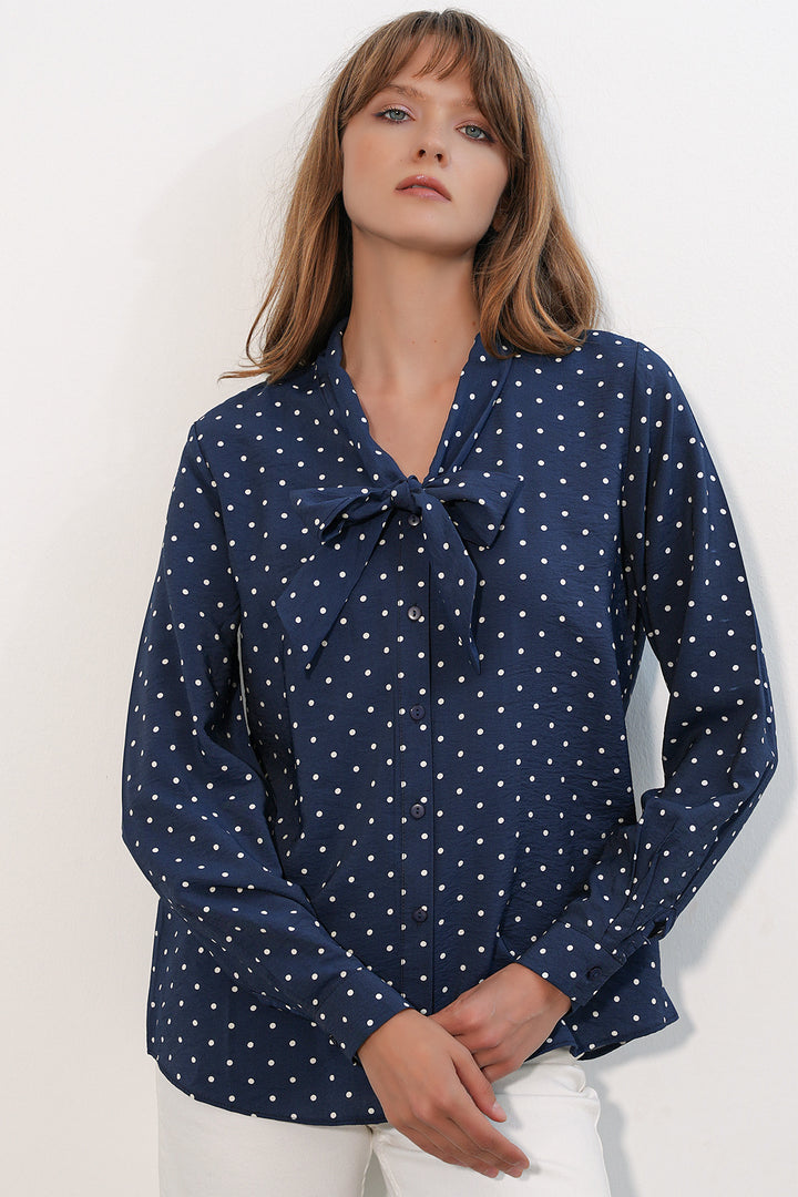 Bigdart Blouse à Pois avec Col Foulard 40007 - Bleu marine