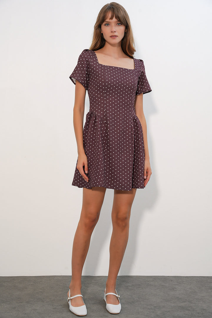 Bigdart Mini robe à manches courtes à pois et à encolure carrée 2604 pour femme - Marron
