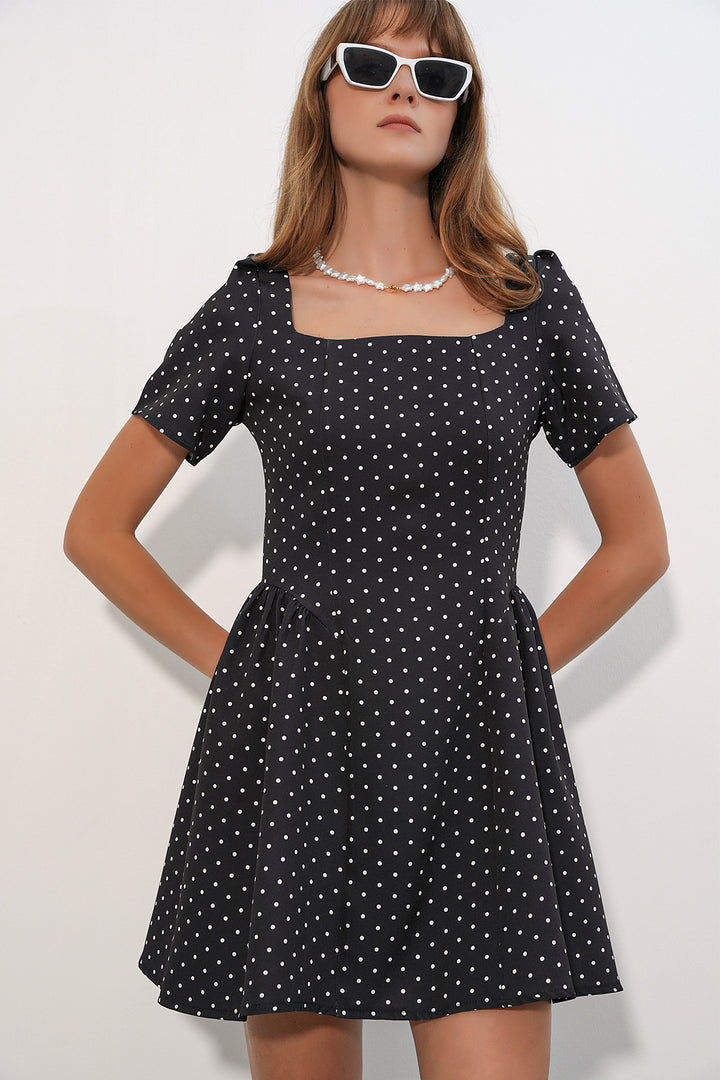 Bigdart Mini robe à manches courtes à pois et à encolure carrée 2604 pour femme - Noir