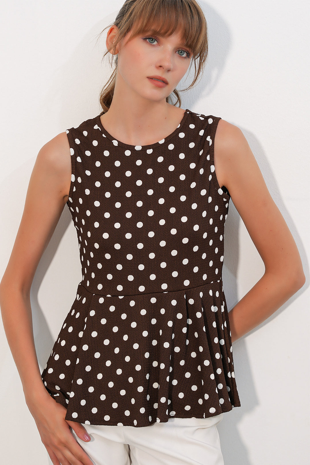 Bigdart Blouse à pois sans manches pour femme 40021 - Marron