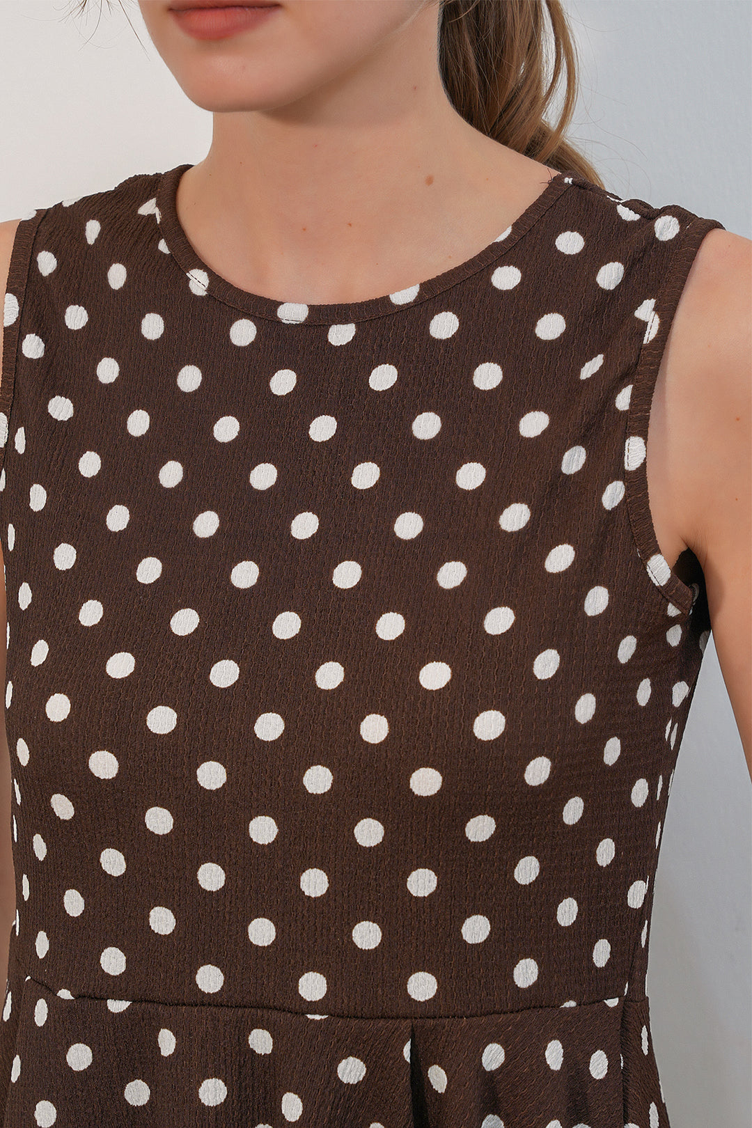 Bigdart Blouse à pois sans manches pour femme 40021 - Marron